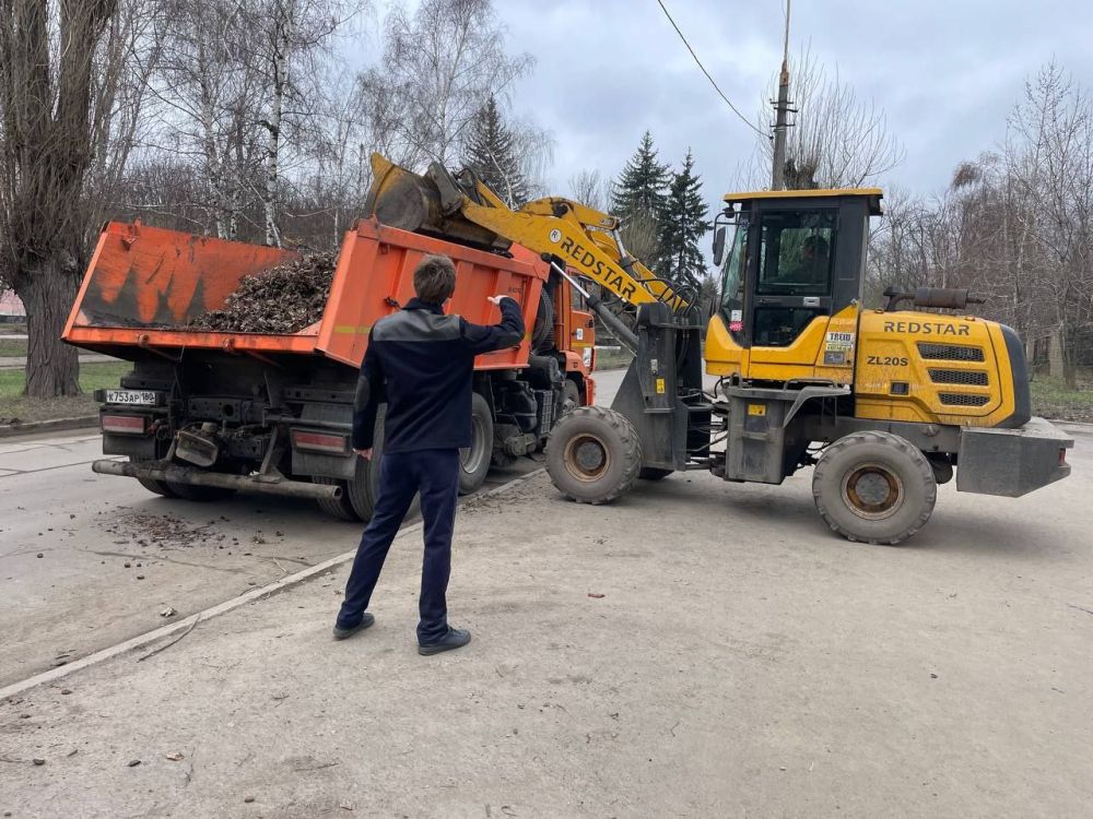 Кировский внутригородской район принял участие в общегородском субботнике Кировский внутригородской район принял участие в общегородском субботнике