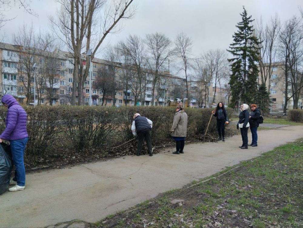 Кировский внутригородской район принял участие в общегородском субботнике Кировский внутригородской район принял участие в общегородском субботнике