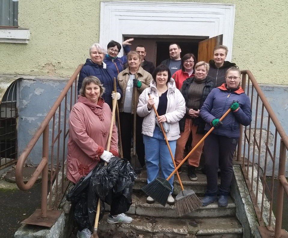 Кировский внутригородской район принял участие в общегородском субботнике Кировский внутригородской район принял участие в общегородском субботнике