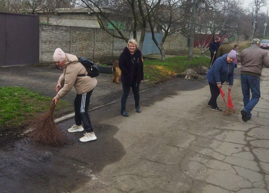 Кировский внутригородской район принял участие в общегородском субботнике