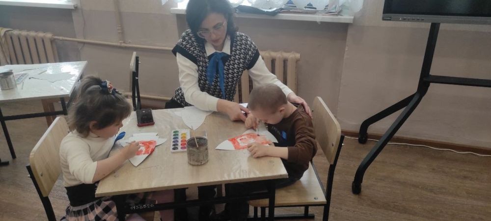 В рамках проведения Всероссийской недели распространения информации об аутизме воспитанники ГКДОУ "ДЕТСКИЙ САД №168 Г.О. МАКЕЕВКА"ДНР посетили МБУ "Художественная школа города Макеевка" В рамках проведения Всероссийской недели распространения информации об аутизме воспитанники ГКДОУ "ДЕТСКИЙ САД №168 Г.О. МАКЕЕВКА"ДНР посетили МБУ "Художественная школа города Макеевка"