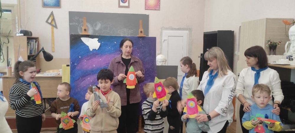 В рамках проведения Всероссийской недели распространения информации об аутизме воспитанники ГКДОУ "ДЕТСКИЙ САД №168 Г.О. МАКЕЕВКА"ДНР посетили МБУ "Художественная школа города Макеевка" В рамках проведения Всероссийской недели распространения информации об аутизме воспитанники ГКДОУ "ДЕТСКИЙ САД №168 Г.О. МАКЕЕВКА"ДНР посетили МБУ "Художественная школа города Макеевка"