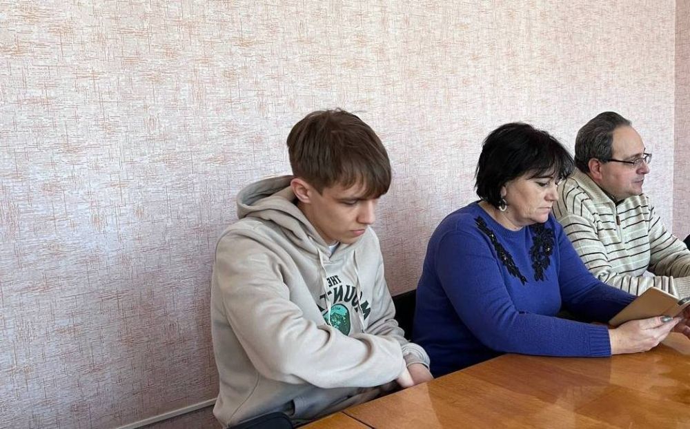 Сегодня, 11 апреля, в Центрально-Городском внутригородском районе городского округа Макеевка состоялось плановое собрание секретарей первичных отделений Общественного Движения «Донецкая Республика» Сегодня, 11 апреля, в Центрально-Городском внутригородском районе городского округа Макеевка состоялось плановое собрание секретарей первичных отделений Общественного Движения «Донецкая Республика»