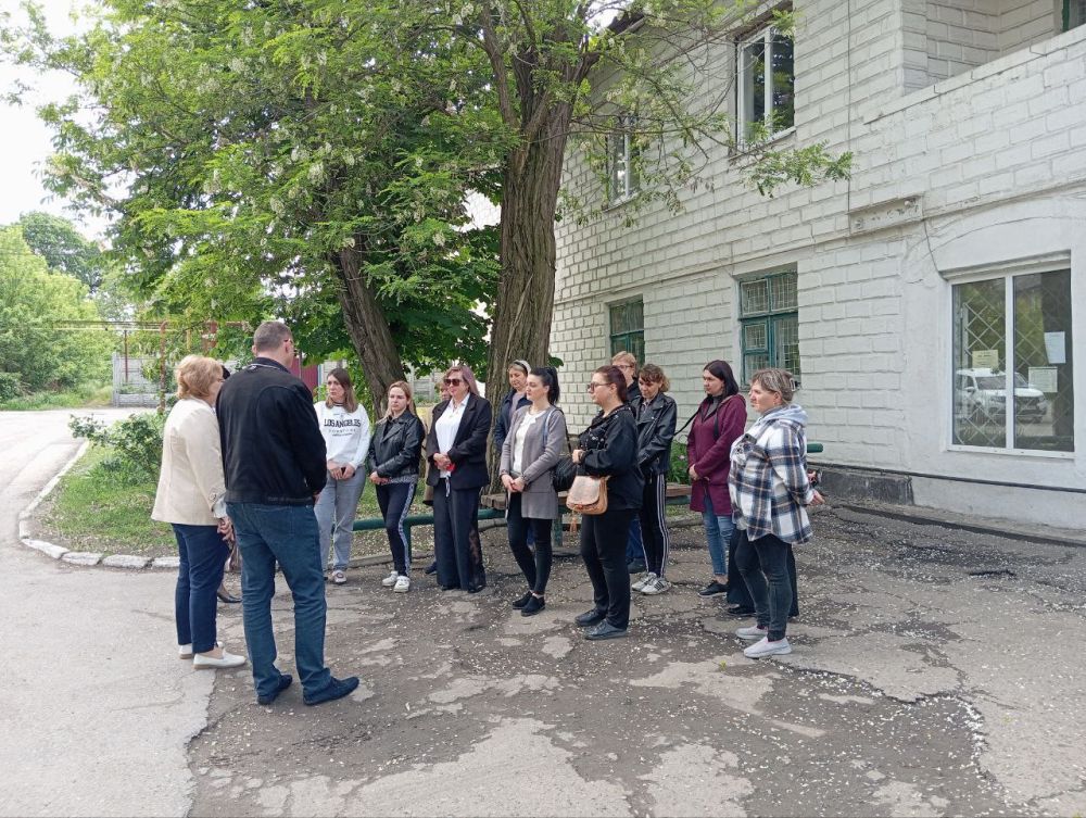 21 мая в Горняцком внутригородском районе по адресу: ул. Радионова 9, возле здания ГБУ «Центр первичной медико-санитарной помощи № 2 г. Макеевки» состоялась встреча с жителями, которую провела заместитель главы Администрации...