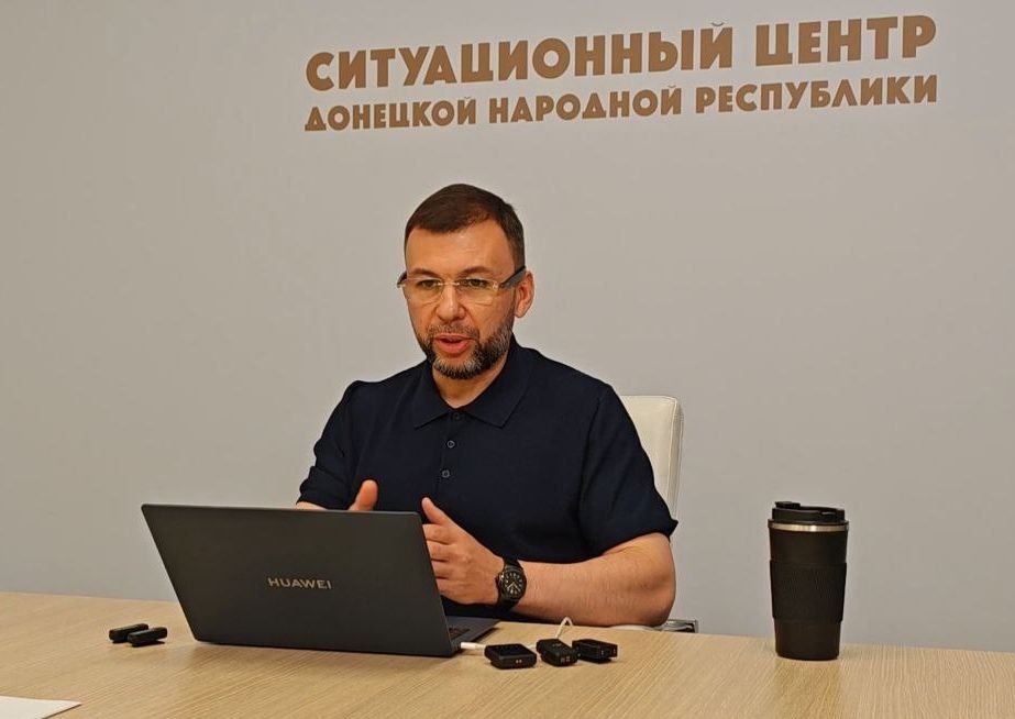 Александр Подгорный: В ходе прямого эфира по защите детства ответил на вопросы жителей Республики о переходе на очное обучение, горячем питании, прохождении медкомиссий школьниками, увеличении бюджетных мест в вузах