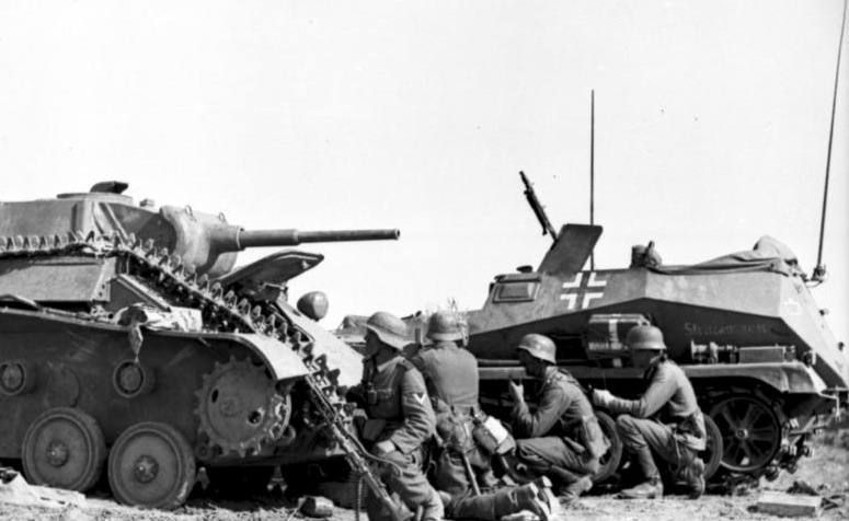  : .  1942-:   