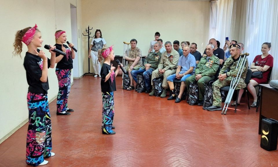 1 июля, в рамках партийного проекта «Историческая память» в Управе Советского района поздравили участников специальной операции с Днем ветеранов боевых действий 1 июля, в рамках партийного проекта «Историческая память» в Управе Советского района поздравили участников специальной операции с Днем ветеранов боевых действий