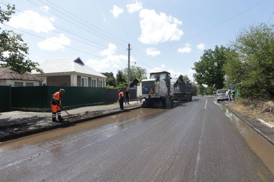 В ДНР началась масштабная кампания по восстановлению улично-дорожной сети Донецко-Макеевской агломерации В ДНР началась масштабная кампания по восстановлению улично-дорожной сети Донецко-Макеевской агломерации