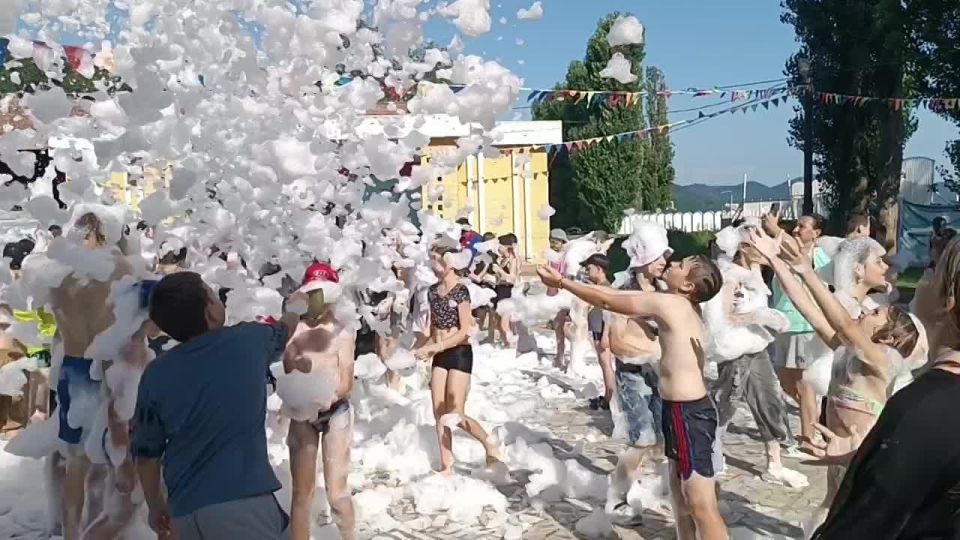  :   