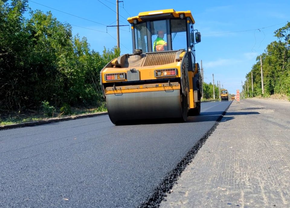 Александр Бондаренко: Продолжается активная фаза восстановления улично-дорожной сети Донецка и Макеевки Александр Бондаренко: Продолжается активная фаза восстановления улично-дорожной сети Донецка и Макеевки