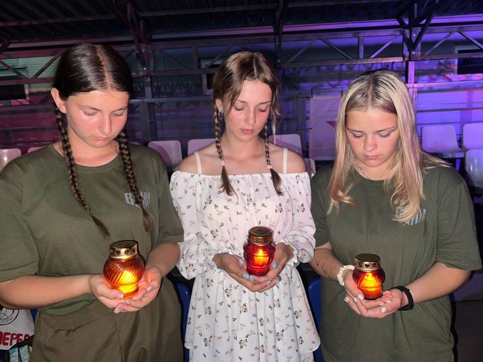  .  .    ..,    ,  ,  ,        