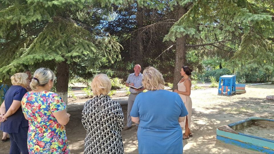21 июля первый заместитель руководителя Управы Горняцкого внутригородского района Администрации городского округа Макеевка Максим Козловский совместно с Анной Зюриковой провели встречу с жителями на подведомственной... 21 июля первый заместитель руководителя Управы Горняцкого внутригородского района Администрации городского округа Макеевка Максим Козловский совместно с Анной Зюриковой провели встречу с жителями на подведомственной...