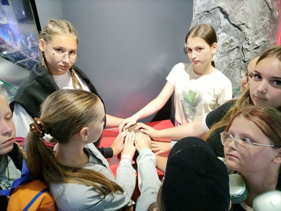 50 макеевских школьников приехали в Муниципальное бюджетное учреждение дополнительного образования оздоровительно-образовательный (профильный) центр «Юбилейный» 50 макеевских школьников приехали в Муниципальное бюджетное учреждение дополнительного образования оздоровительно-образовательный (профильный) центр «Юбилейный»