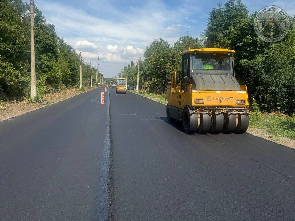Более 40 км асфальтобетонного покрытия уже обновили на улицах Донецка и Макеевки