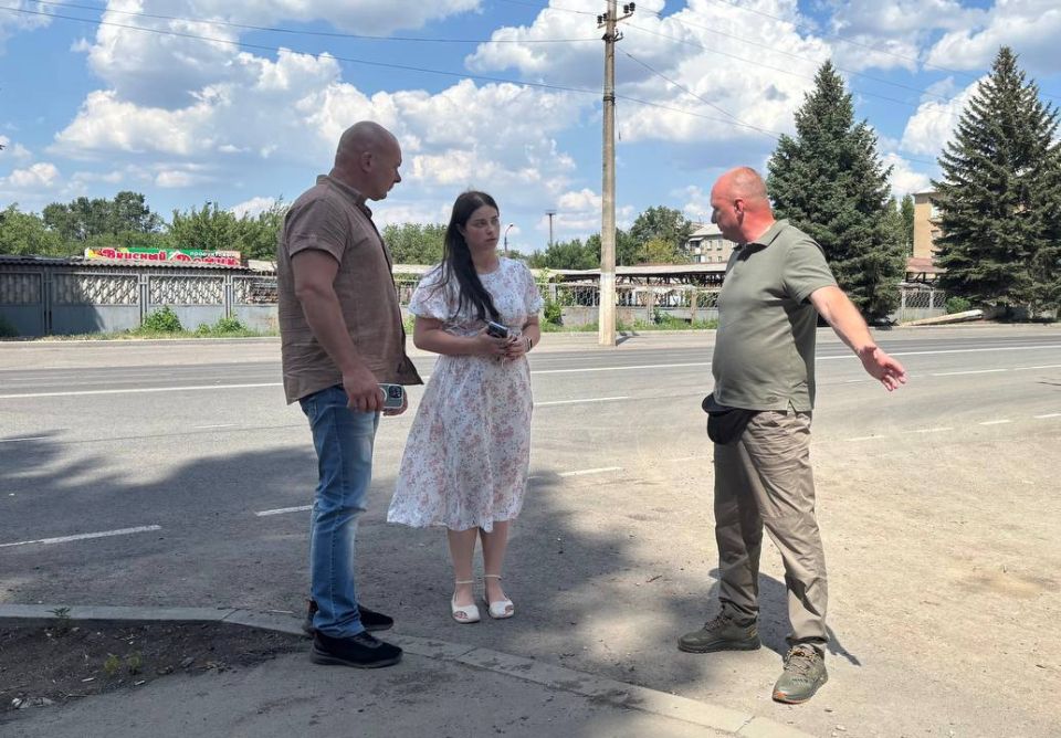 Вода — основа жизни!. Более 50 депутатов каждый день лично контролируют устранение аварий на сетях водоснабжения - вместе с коммунальными службами и представителями муниципалитетов уже удалось устранить более 200 порывов Вода — основа жизни!. Более 50 депутатов каждый день лично контролируют устранение аварий на сетях водоснабжения - вместе с коммунальными службами и представителями муниципалитетов уже удалось устранить более 200 порывов