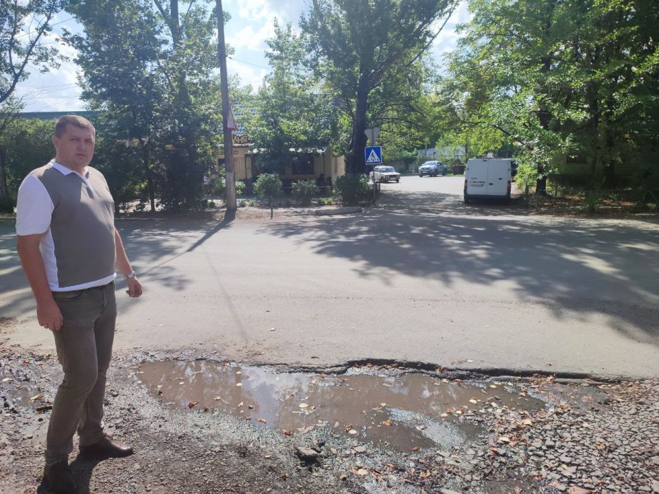 Вода — основа жизни!. Более 50 депутатов каждый день лично контролируют устранение аварий на сетях водоснабжения - вместе с коммунальными службами и представителями муниципалитетов уже удалось устранить более 200 порывов Вода — основа жизни!. Более 50 депутатов каждый день лично контролируют устранение аварий на сетях водоснабжения - вместе с коммунальными службами и представителями муниципалитетов уже удалось устранить более 200 порывов