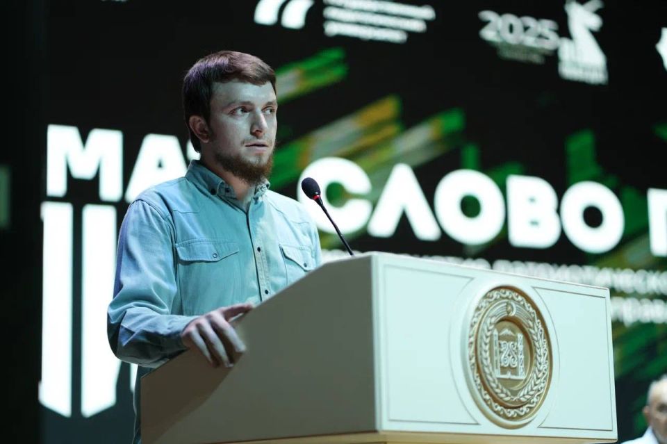 Слово Героя. В Грозненском нефтяном прошла встреча со студентами и участниками «Университетской смены», организованная центром «Воин –Ахмат» Слово Героя. В Грозненском нефтяном прошла встреча со студентами и участниками «Университетской смены», организованная центром «Воин –Ахмат»