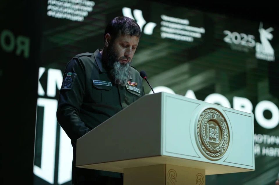 Слово Героя. В Грозненском нефтяном прошла встреча со студентами и участниками «Университетской смены», организованная центром «Воин –Ахмат» Слово Героя. В Грозненском нефтяном прошла встреча со студентами и участниками «Университетской смены», организованная центром «Воин –Ахмат»