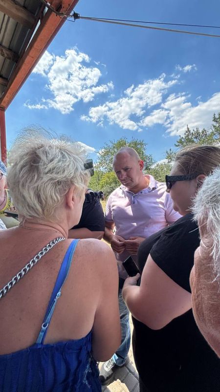 Депутаты Игорь Матрус и Павел Минаков помогли жителям Макеевки, организовав подвоз технической воды после обращений по проблемам водоснабжения Депутаты Игорь Матрус и Павел Минаков помогли жителям Макеевки, организовав подвоз технической воды после обращений по проблемам водоснабжения