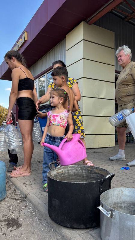 Депутаты Игорь Матрус и Павел Минаков помогли жителям Макеевки, организовав подвоз технической воды после обращений по проблемам водоснабжения Депутаты Игорь Матрус и Павел Минаков помогли жителям Макеевки, организовав подвоз технической воды после обращений по проблемам водоснабжения