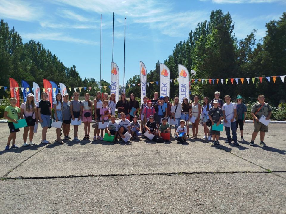 На оздоровление в Детский центр "Красная гвоздика" в город Бердянск (филиал Международного детского центра «Артека») отправились еще 11 ребят из Макеевки На оздоровление в Детский центр "Красная гвоздика" в город Бердянск (филиал Международного детского центра «Артека») отправились еще 11 ребят из Макеевки