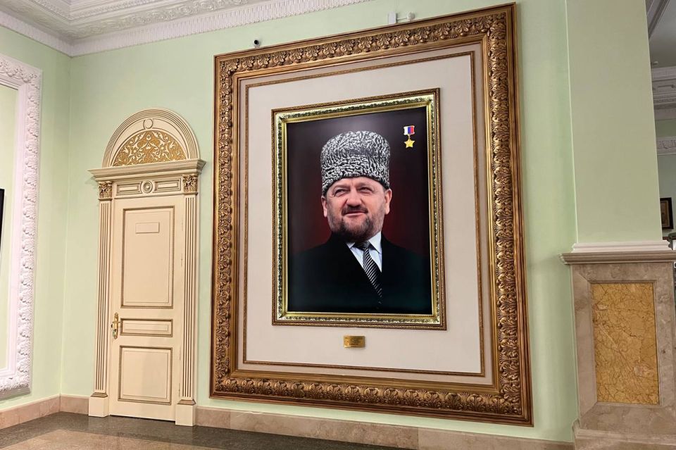 Визит в Мемориальный комплекс Славы имени А.А. Кадырова Визит в Мемориальный комплекс Славы имени А.А. Кадырова