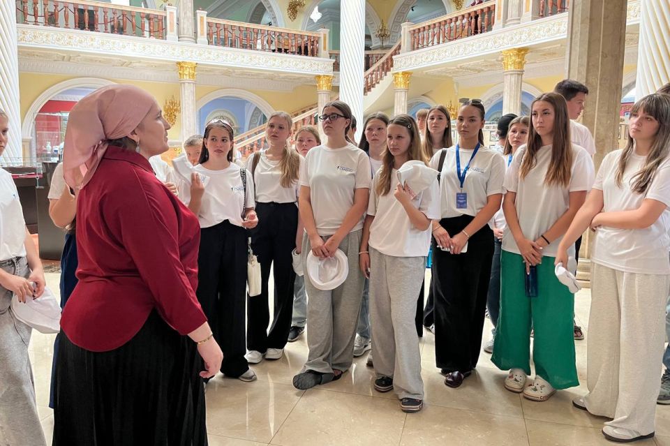 Визит в Мемориальный комплекс Славы имени А.А. Кадырова Визит в Мемориальный комплекс Славы имени А.А. Кадырова