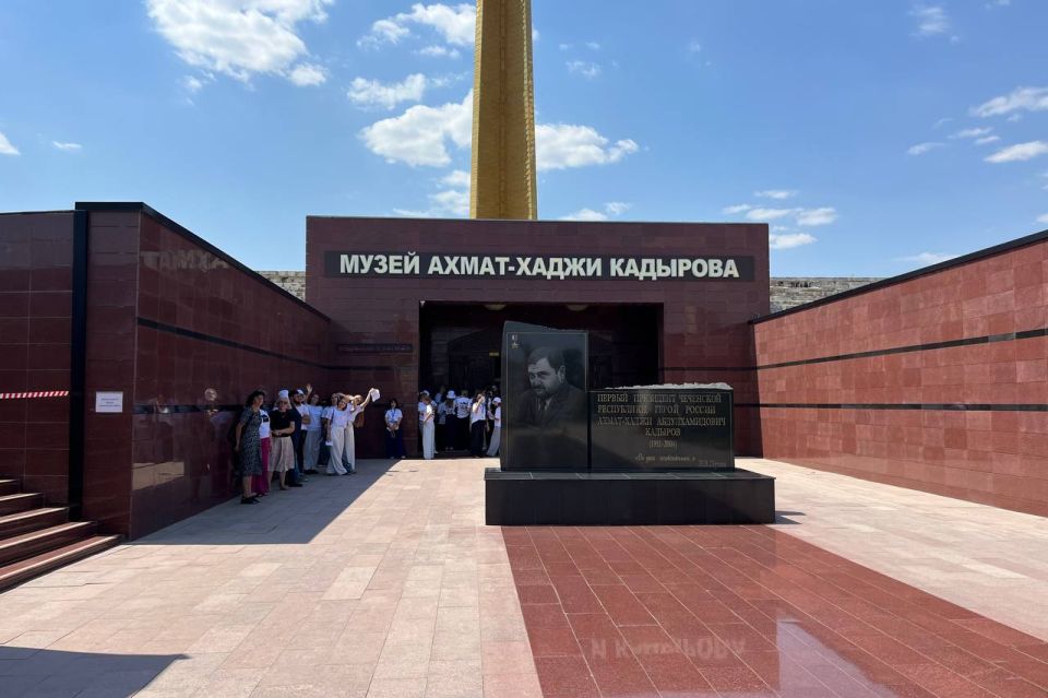 Визит в Мемориальный комплекс Славы имени А.А. Кадырова