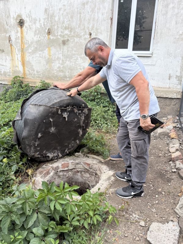 Депутат Народного Совета ДНР Александр Ковтырин провел сход граждан с жителями улицы Бойкая в Макеевке Депутат Народного Совета ДНР Александр Ковтырин провел сход граждан с жителями улицы Бойкая в Макеевке