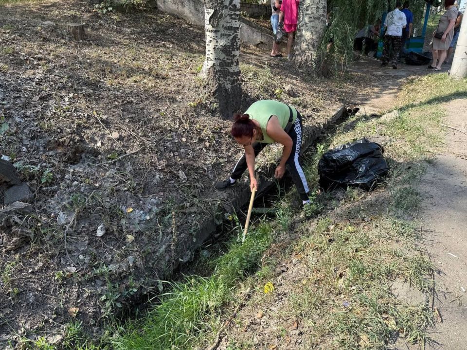 Жители массива Западная и Управа Горняцкого района объединились в борьбе за чистоту! Жители массива Западная и Управа Горняцкого района объединились в борьбе за чистоту!