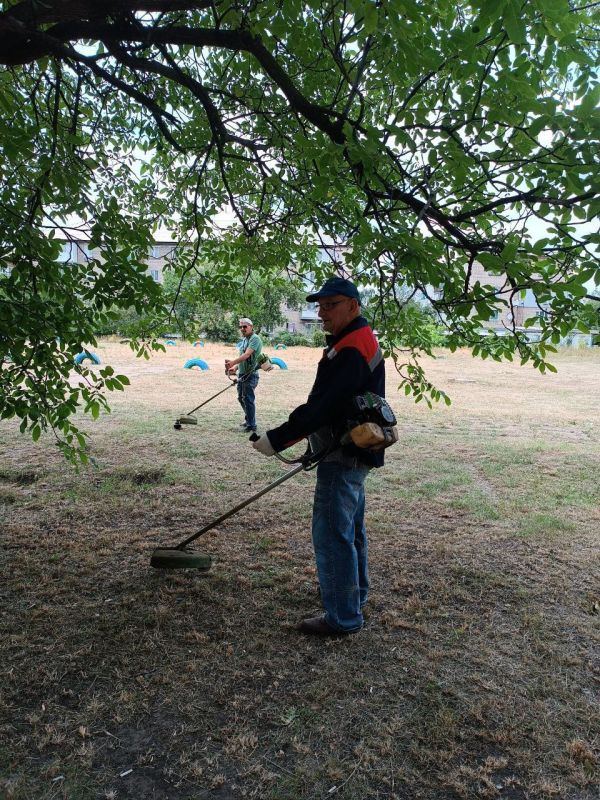 Ещё немного фото с субботников в городе