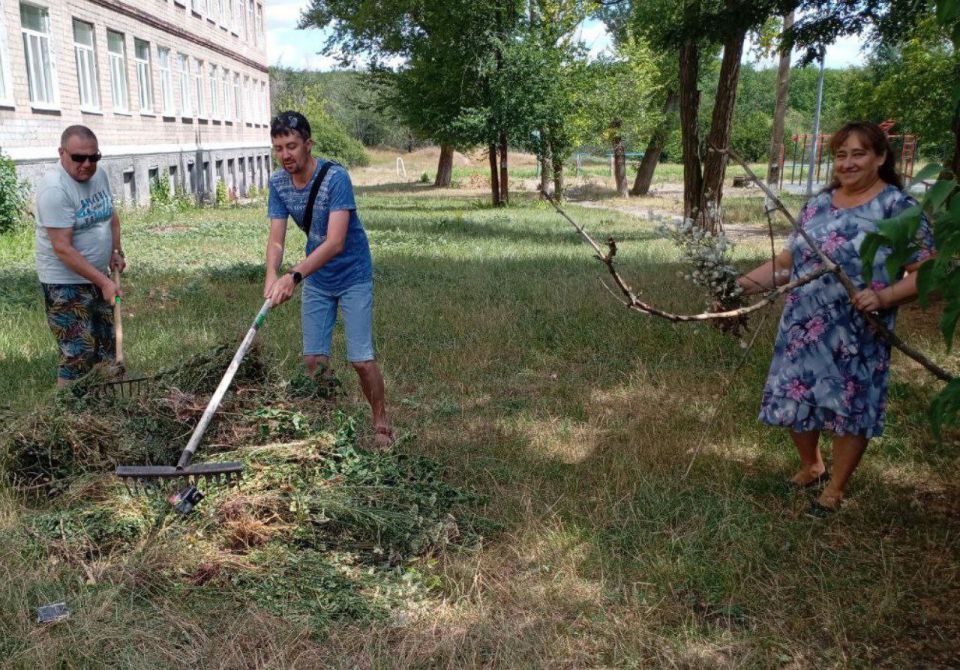 В Центрально-Городском районе тоже субботничают с пользой!