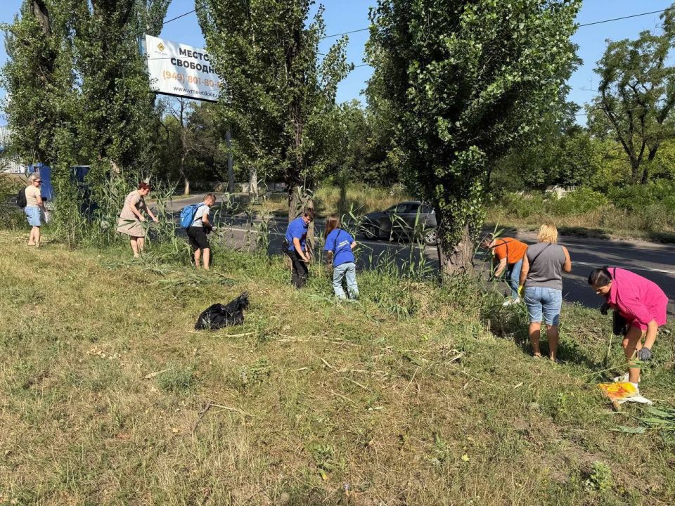 Жители массива Западная и Управа Горняцкого района объединились в борьбе за чистоту! Жители массива Западная и Управа Горняцкого района объединились в борьбе за чистоту!