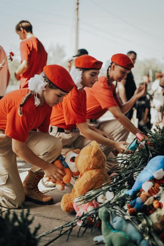           . .    ,        ,       ...