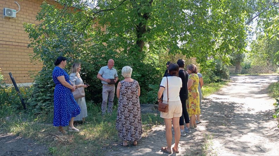 29 июля первый заместитель руководителя Управы Горняцкого внутригородского района Администрации городского округа Макеевка Максим Козловский совместно с Ольгой Рыжих провели встречу с жителями на подведомственной территории...