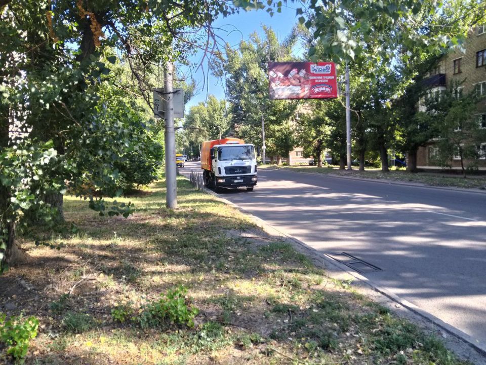 Сегодня, 29 июля, с целью приведения территории в надлежащее санитарное состояние силами МУП АГМ «Перспектива» проведены работы по механизированной уборке проезжей части автодороги по ул. Ленина Сегодня, 29 июля, с целью приведения территории в надлежащее санитарное состояние силами МУП АГМ «Перспектива» проведены работы по механизированной уборке проезжей части автодороги по ул. Ленина