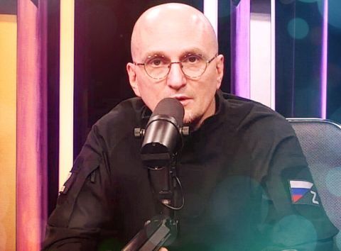 Сергей Карнаухов: #Дневник. Первые мгновения здесь, на войне, как погружение в иную воду, густую и тихую, где каждый звук отдается внутри черепа тревогой и ожиданием неизвестности