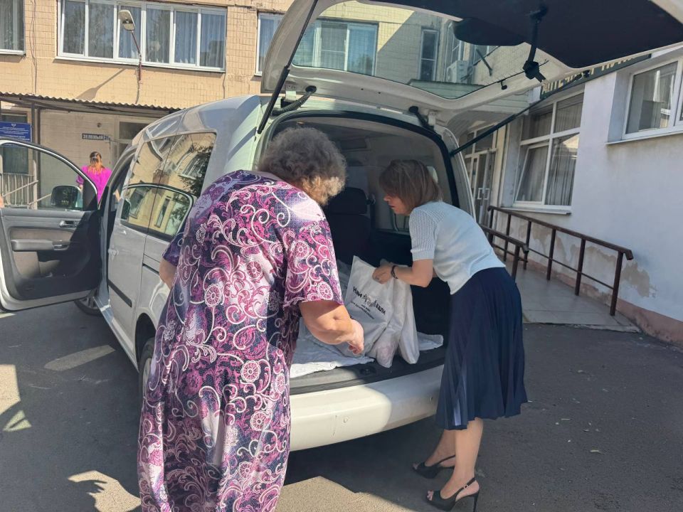 ,      ..        ,        ...