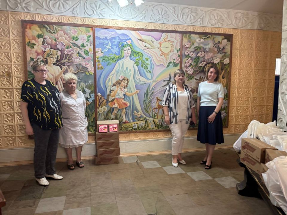 ,      ..        ,        ...