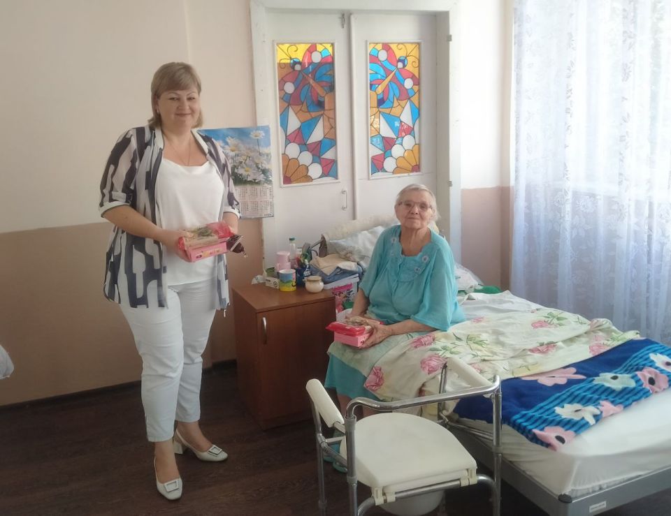 Сегодня, 30 июля, заместитель главы Администрации городского округа Макеевка, руководитель «Совета женщин города Макеевки» Ирина Сидякина при участии руководителя Благотворительного фонда «Сердце», члена партии Единая Россия... Сегодня, 30 июля, заместитель главы Администрации городского округа Макеевка, руководитель «Совета женщин города Макеевки» Ирина Сидякина при участии руководителя Благотворительного фонда «Сердце», члена партии Единая Россия...