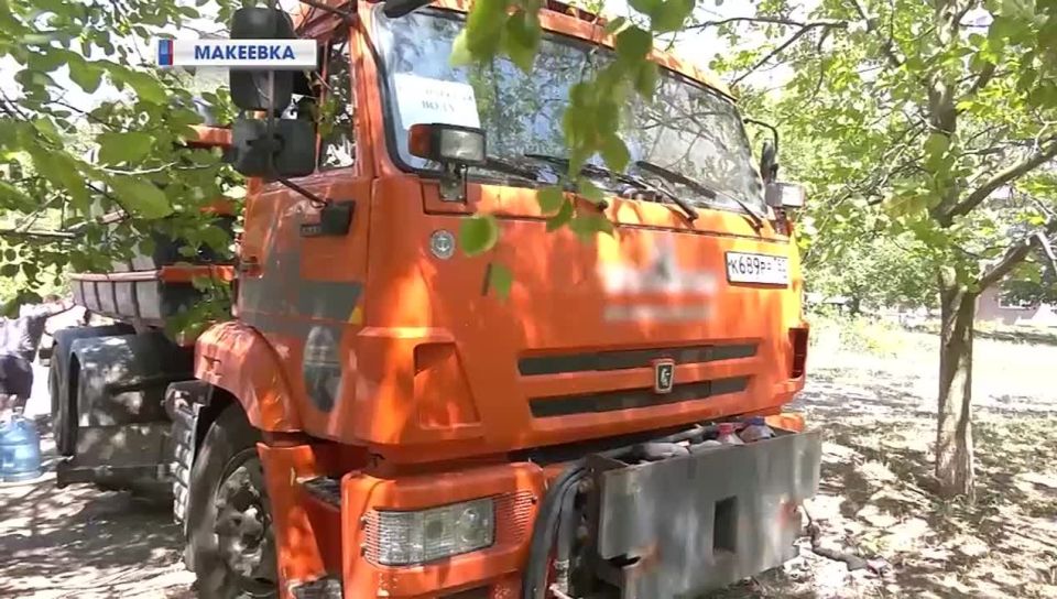 Тары макеевчан полностью заполнены! 13 водовозов прибыли в город на помощь местным жителям
