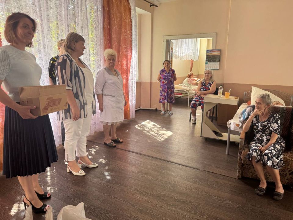 ,      ..        ,        ...