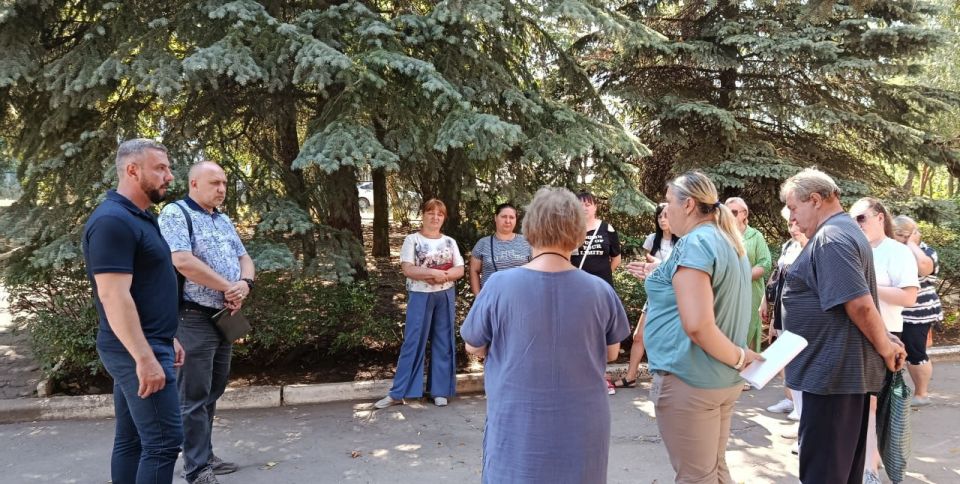 31 июля встречу с трудовым коллективом ГКДОУ «Детский сад № 79 общеразвивающего типа г.о. Макеевка» провел спикер, индивидуальный предприниматель Алексей Боршош 31 июля встречу с трудовым коллективом ГКДОУ «Детский сад № 79 общеразвивающего типа г.о. Макеевка» провел спикер, индивидуальный предприниматель Алексей Боршош