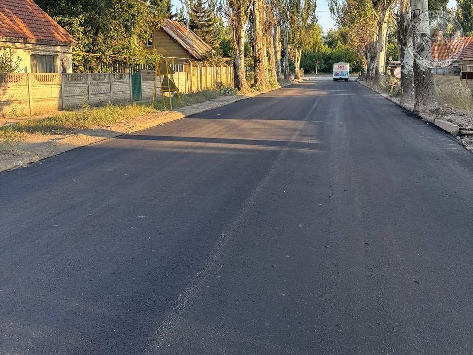 Порядка полумиллиона кв. метров дорожного покрытия уже обновили на улицах Донецка и Макеевки в рамках национального проекта "Инфраструктура для жизни" Порядка полумиллиона кв. метров дорожного покрытия уже обновили на улицах Донецка и Макеевки в рамках национального проекта "Инфраструктура для жизни"