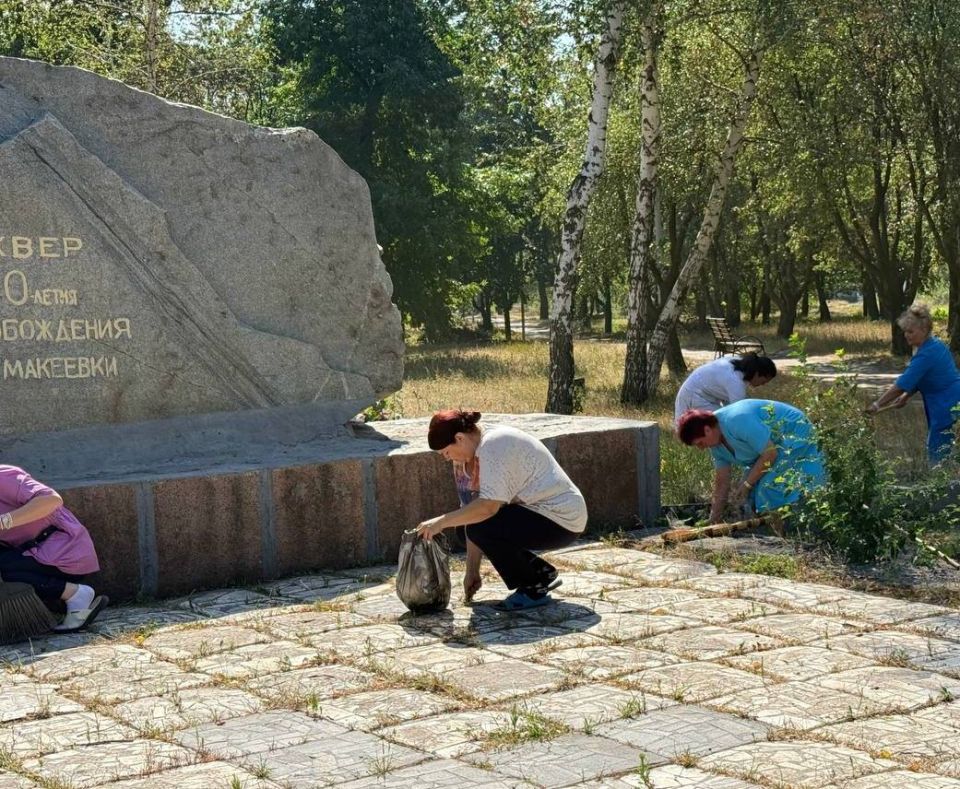 31 июля в Центрально-Городском районе состоялась акция «Чистый обелиск» 31 июля в Центрально-Городском районе состоялась акция «Чистый обелиск»