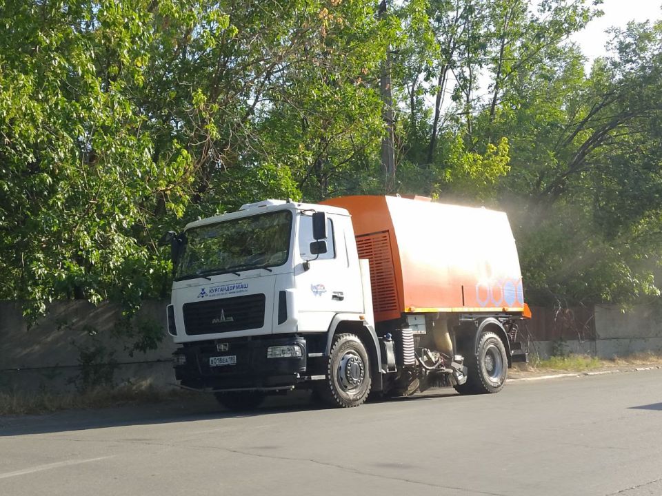 Сегодня, 1 августа, с целью приведения территории в надлежащее санитарное состояние силами МУП АГМ «Перспектива» проведены работы по механизированной уборке проезжей части автодороги по ул. Чудской Сегодня, 1 августа, с целью приведения территории в надлежащее санитарное состояние силами МУП АГМ «Перспектива» проведены работы по механизированной уборке проезжей части автодороги по ул. Чудской