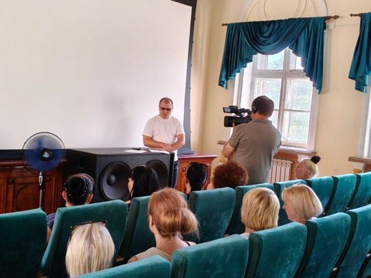 За прошедшую неделю сотрудниками Министерства культуры и руководителями подведомственных учреждений проведено 7 встреч с трудовыми коллективами учреждений культуры Донецка, Макеевки, Старобешево, Зугрэса За прошедшую неделю сотрудниками Министерства культуры и руководителями подведомственных учреждений проведено 7 встреч с трудовыми коллективами учреждений культуры Донецка, Макеевки, Старобешево, Зугрэса