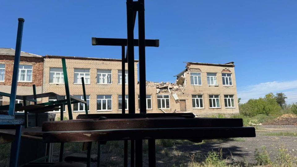 Причины устанавливаются: Диверсия рассматривается как одна из версий обрушения школы в Макеевке Причины устанавливаются: Диверсия рассматривается как одна из версий обрушения школы в Макеевке