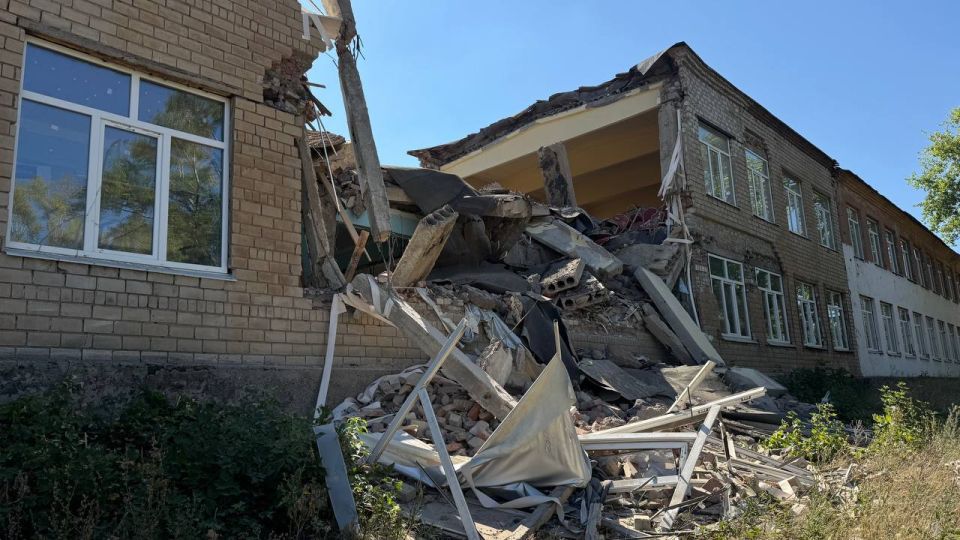 Причины устанавливаются: Диверсия рассматривается как одна из версий обрушения школы в Макеевке Причины устанавливаются: Диверсия рассматривается как одна из версий обрушения школы в Макеевке