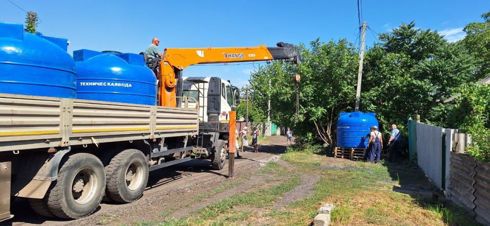 Установка ёмкости для разбора воды населением в жилом массиве Пролетарская Слободка ул. Мартовская возле дома 10 Установка ёмкости для разбора воды населением в жилом массиве Пролетарская Слободка ул. Мартовская возле дома 10